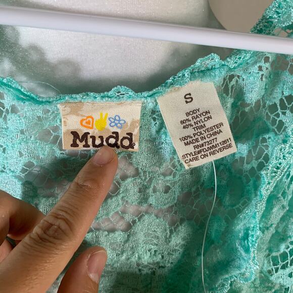 Green lace cute top size S (NWT) - Picture 3 of 7